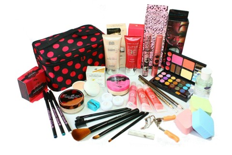 Shop online Make-Up products and delivered to your Door.